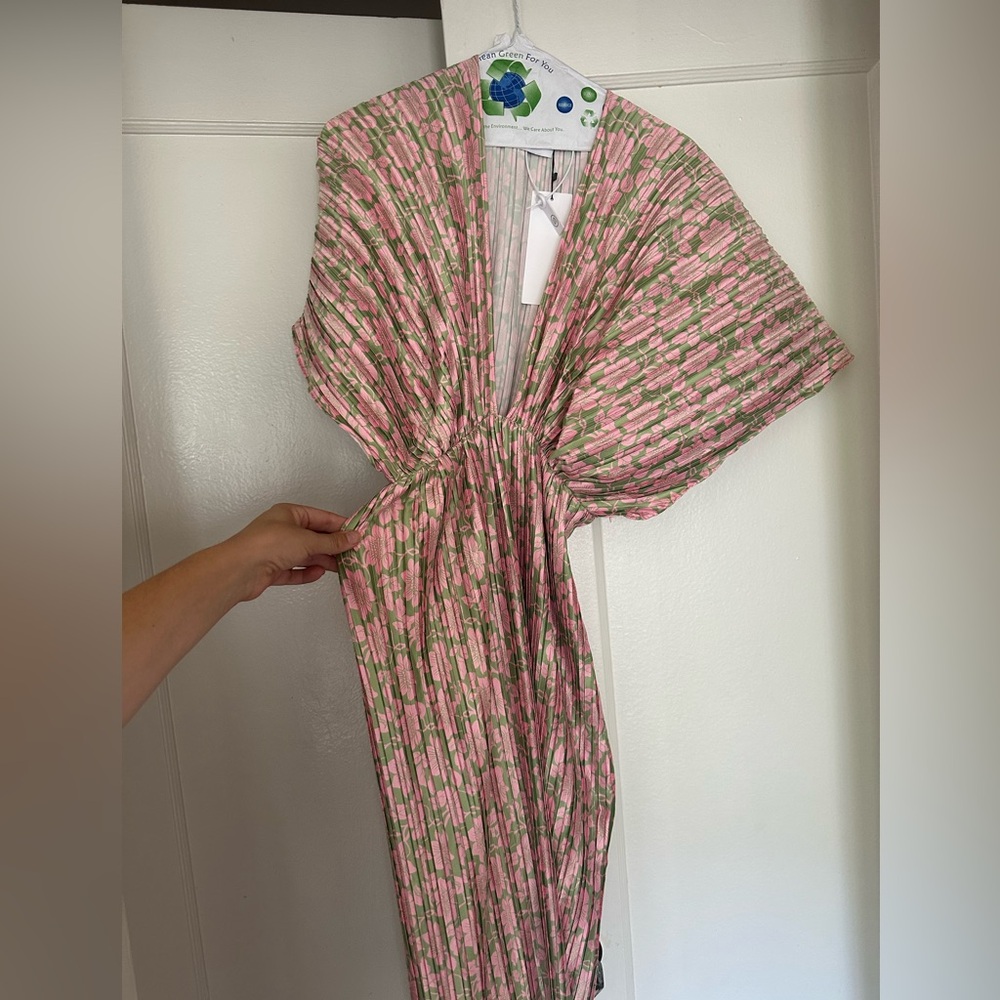 Sony Pink and Green Floral Pattern